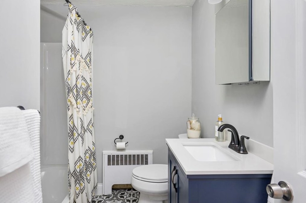 569 Woonasquatucket Ave, Providence RI  02911-1639 exterior