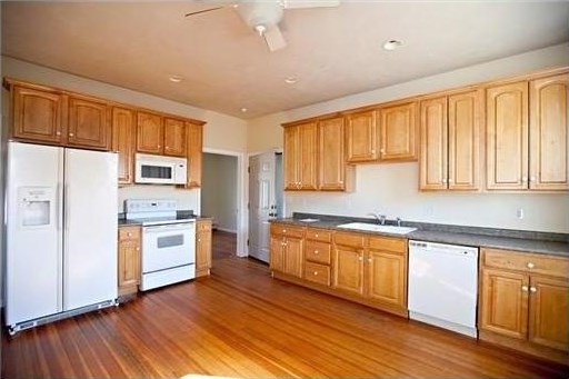 136 Mount Hope Ave, Bristol RI  02809-3563 exterior