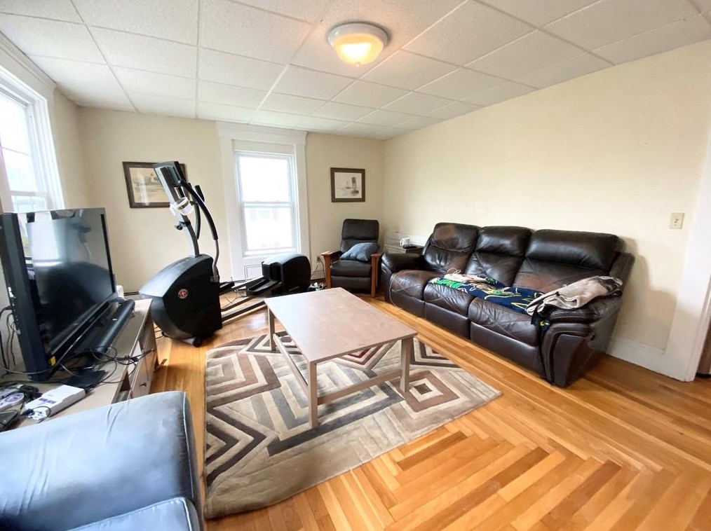 136 Mount Hope Ave, Bristol RI  02809-3563 exterior