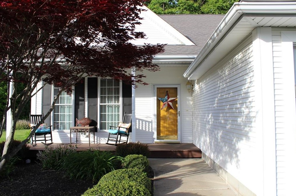 32 Rimwood Dr, Smithfield, RI 02917-2566