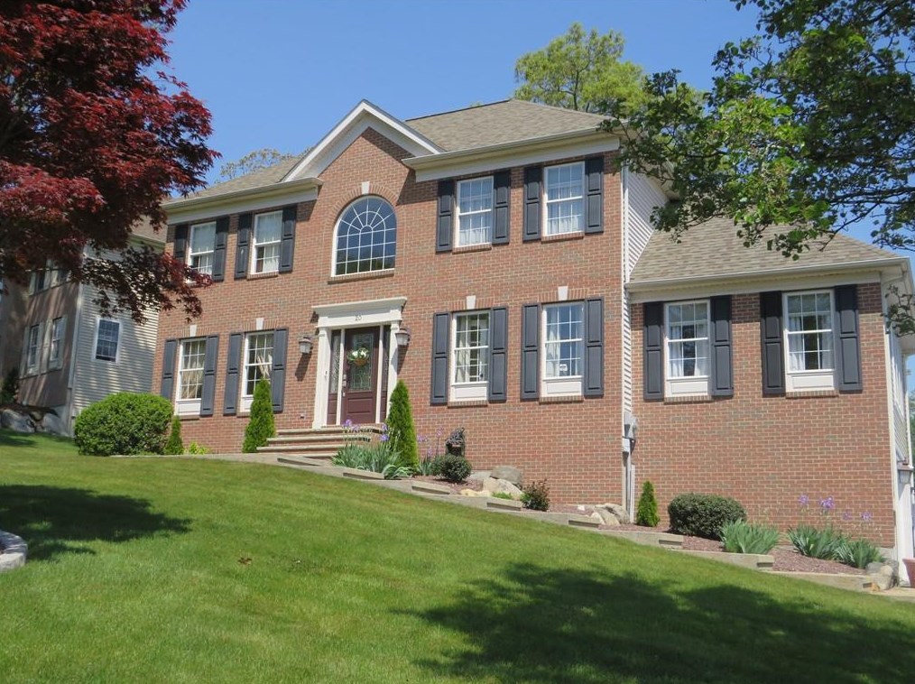 20 Millers Brook Dr, Cumberland, RI 02864