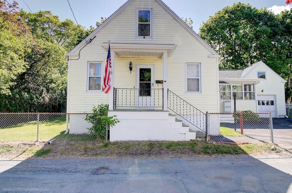 9 Pearse Ave, Bristol, RI 02809 exterior