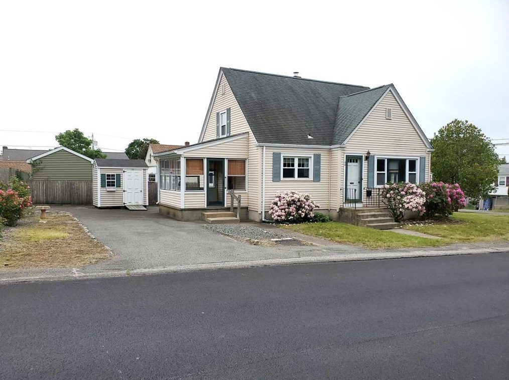 50 Winsor St, Cumberland, RI 02864