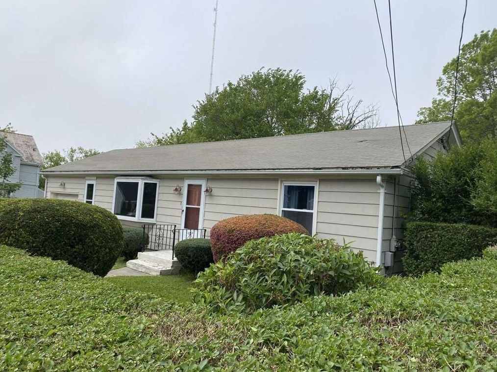 19 Garfield St, Middletown, RI 02840