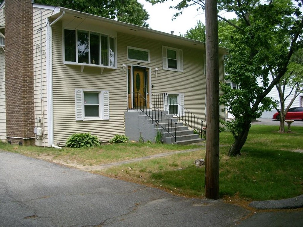 25 Sweet St, Warwick, RI 02889