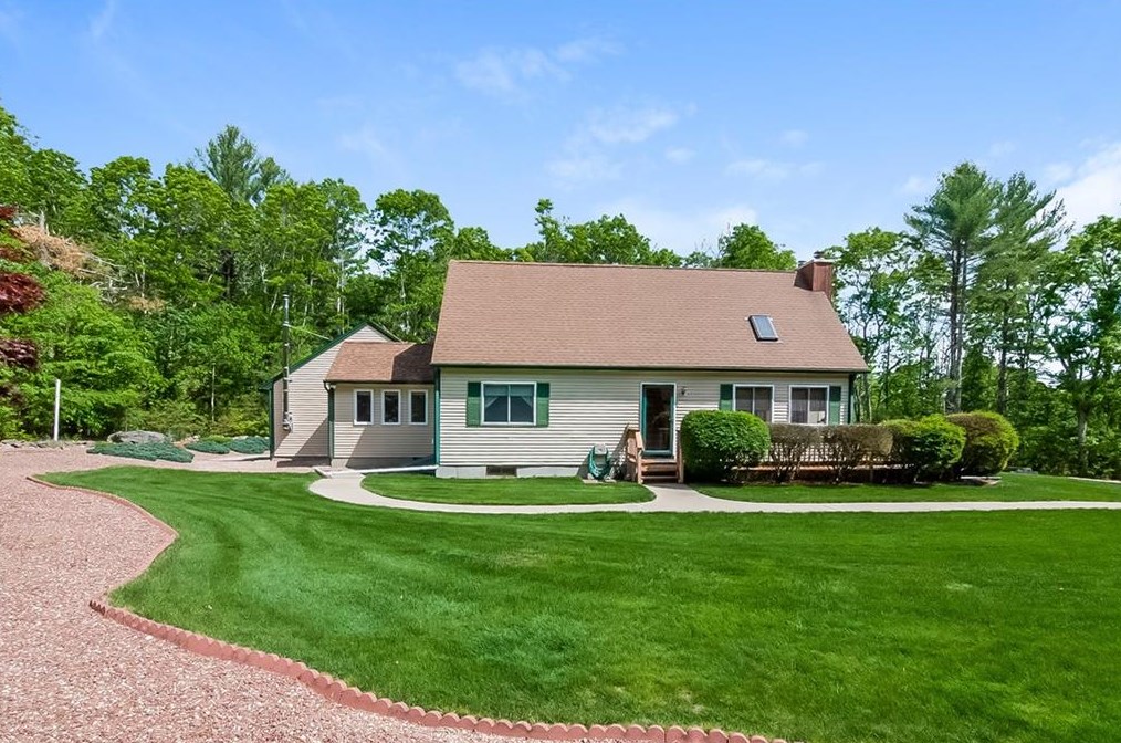 11 Rose Ln, Richmond, RI 02875