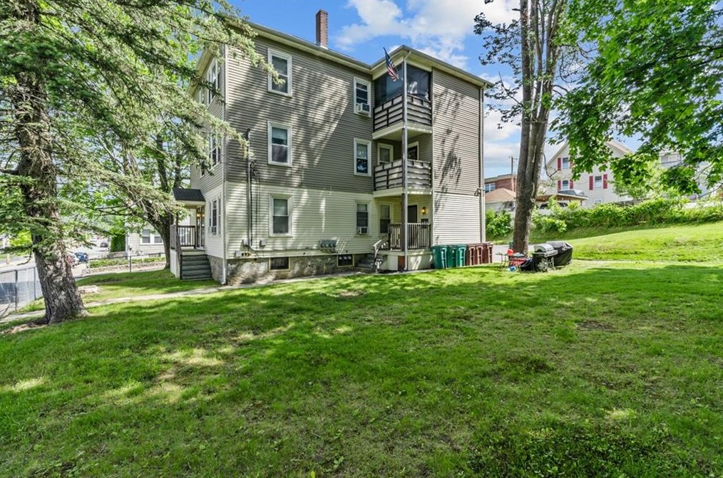 37 6th Ave, Woonsocket, RI 02895