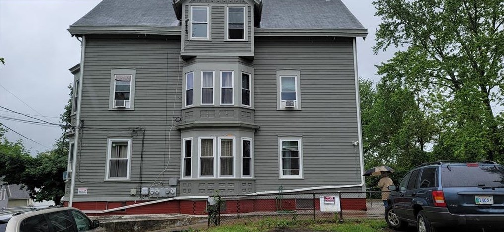 118 Church St, Woonsocket, RI 02895