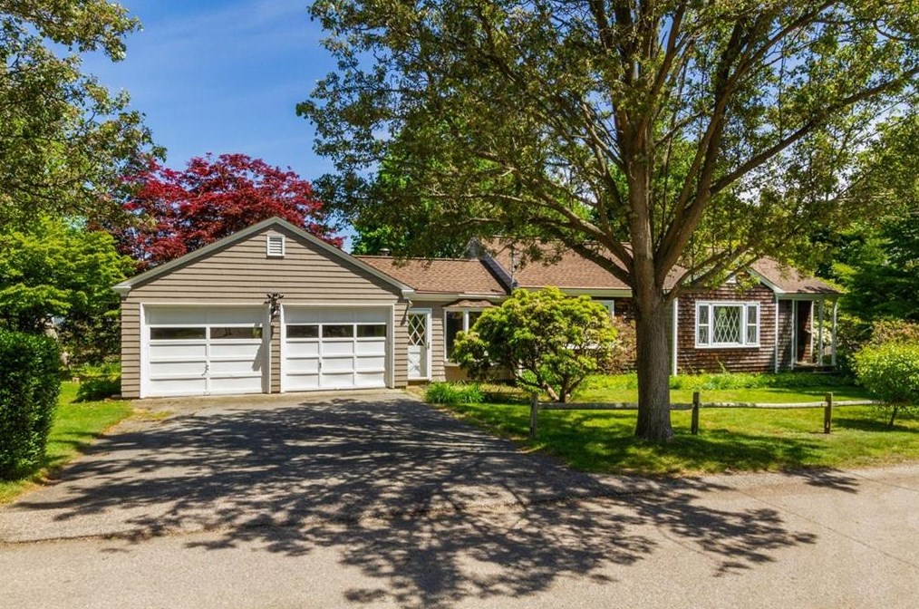 11 Shields St, Middletown, RI 02840
