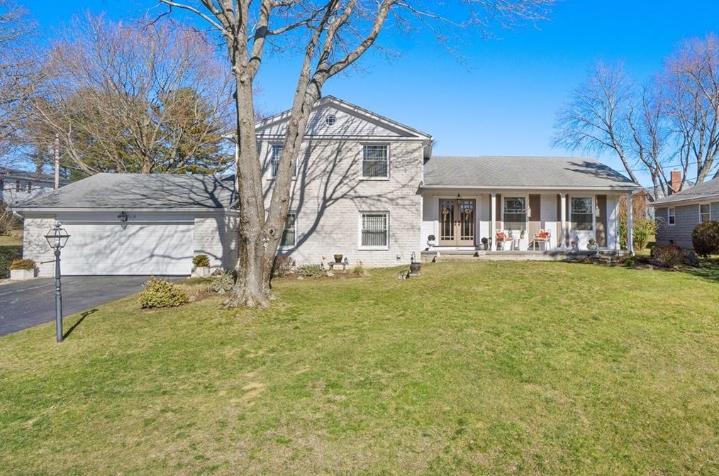 65 W River Pkwy, North Providence, RI 02904