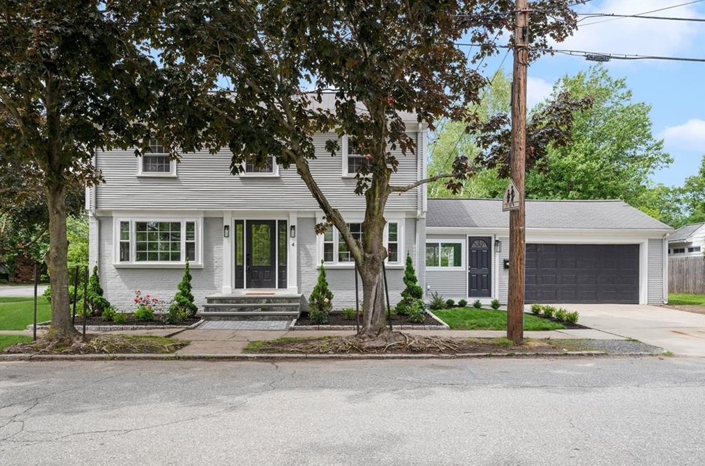 4 Mount Ave, Providence RI  02906-3410 exterior