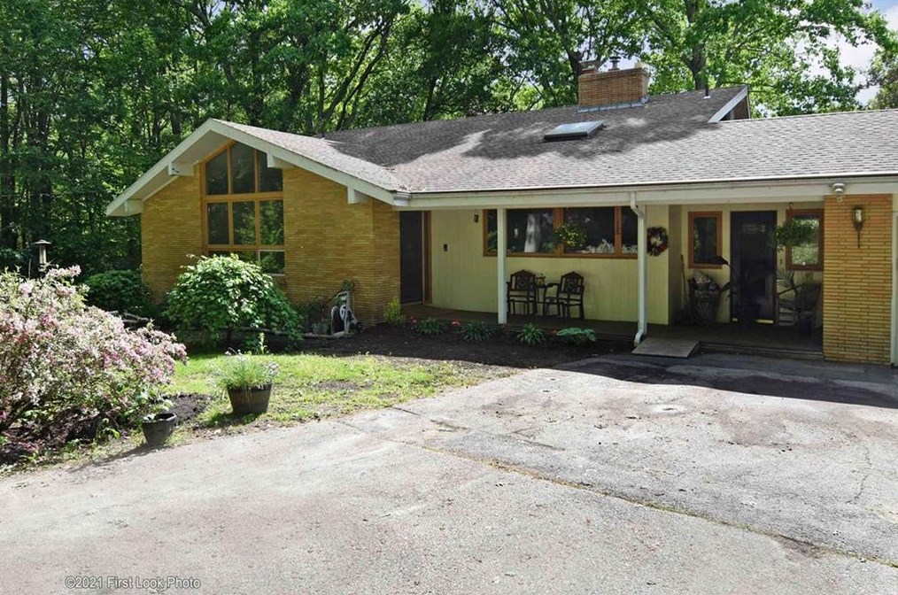 991 Victory Hwy, Coventry, RI 02827