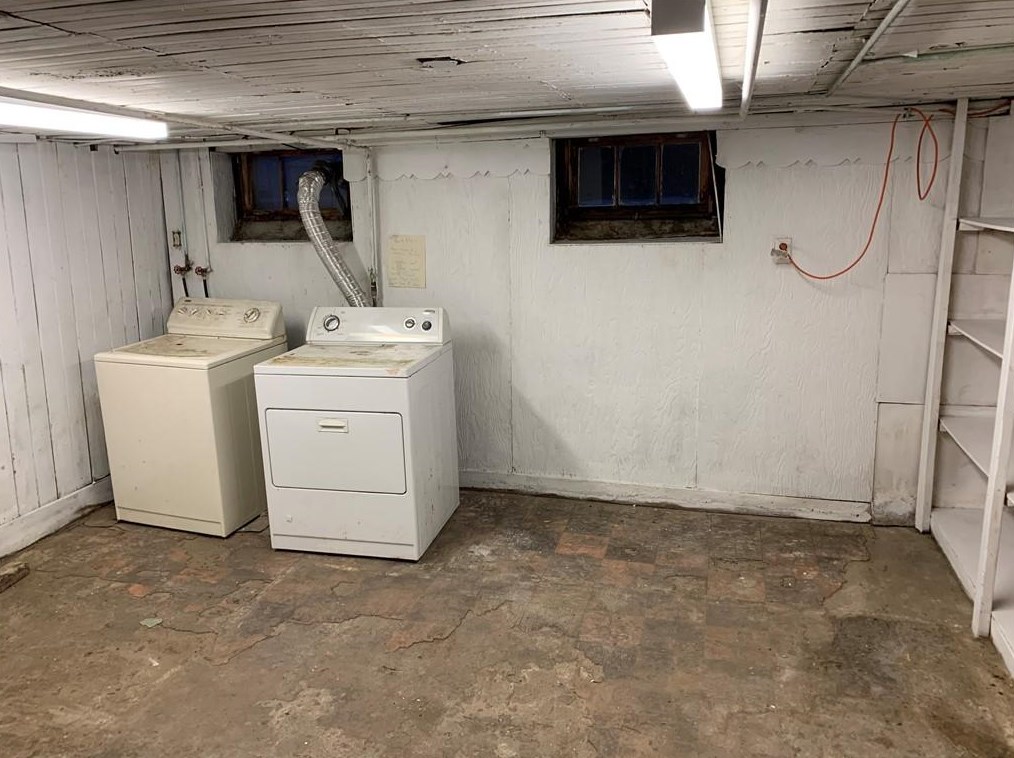 99 Yeoman Ave, Cranston RI 02920-2129 exterior