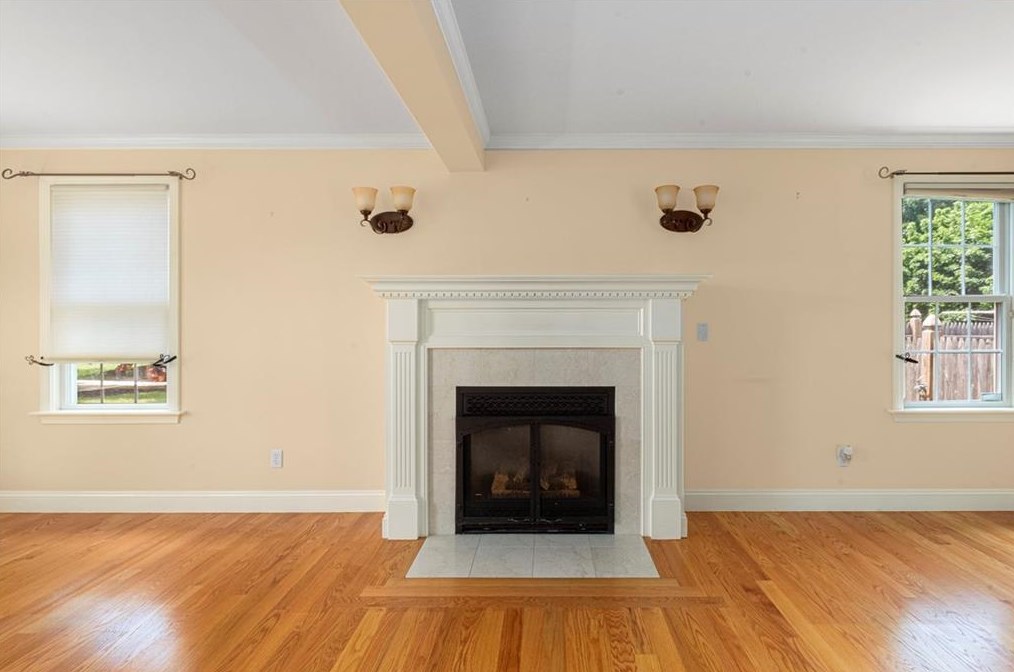 7 Hopeworth Ave, Bristol RI  02809-4105 exterior