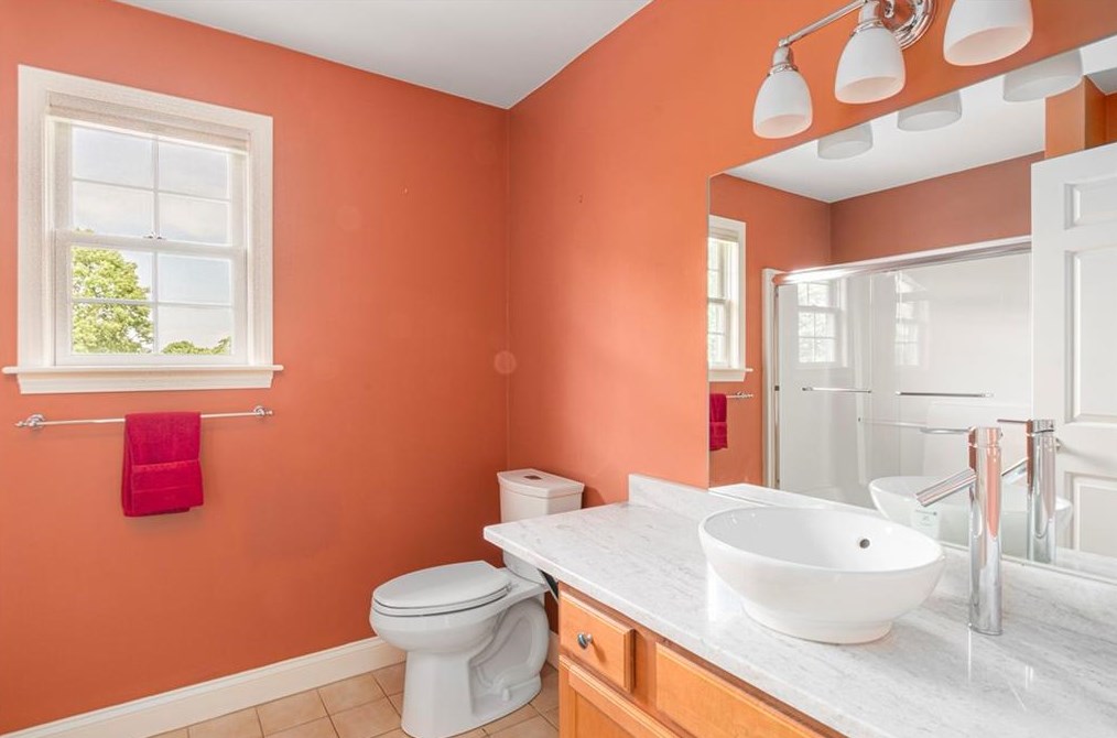 7 Hopeworth Ave, Bristol RI  02809-4105 exterior