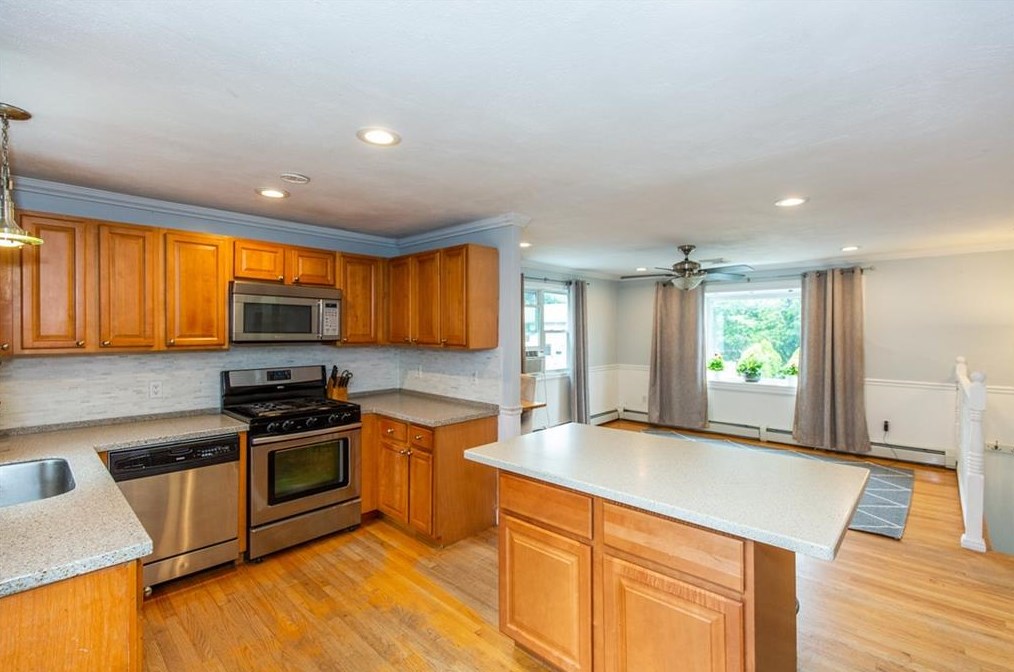 10 Pleasant View Ave, Providence, RI 02919