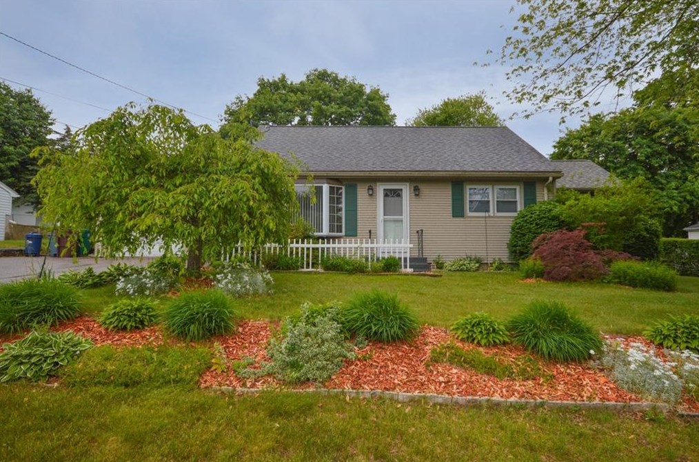88 Madeleine Ave, Woonsocket, RI 02895