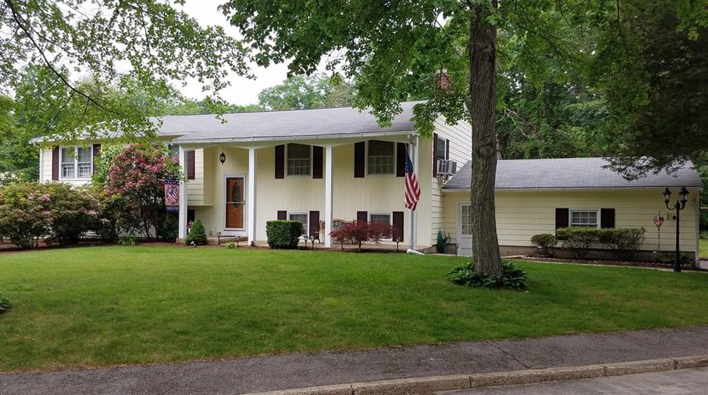 7 Hornbeam Rd, Coventry, RI 02816