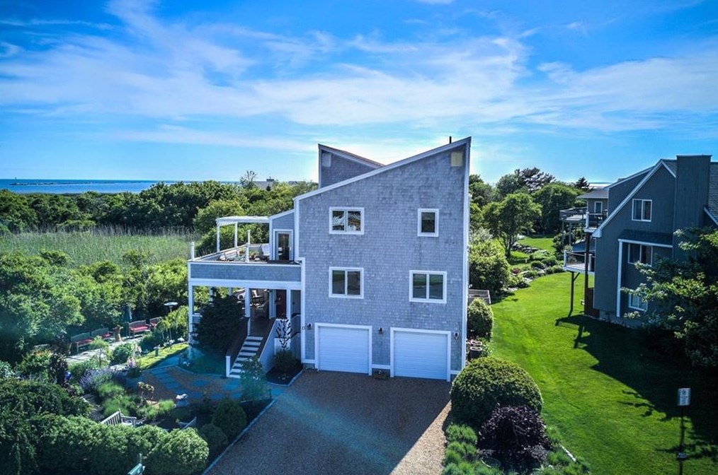 15 Wilderness Dr, South Kingstown, RI 02882