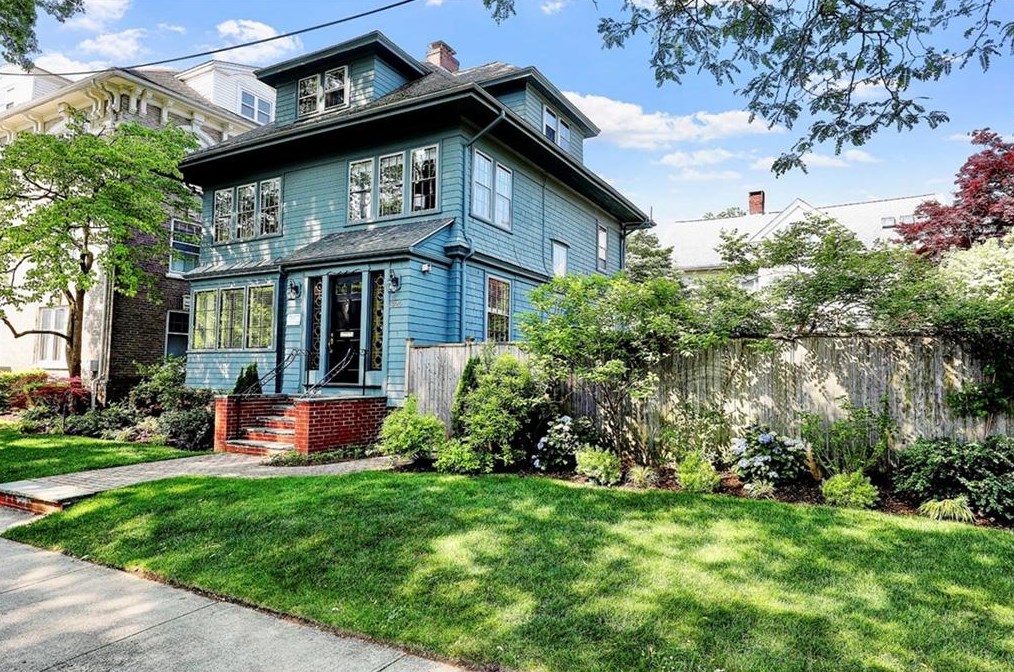 326 Wayland Ave, Providence, RI 02906