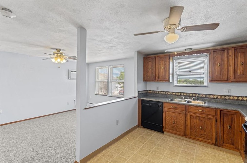 6 Market St, West Warwick RI  02893-1545 exterior