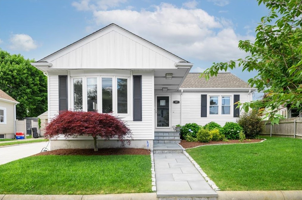 17 La Salle Dr, Providence, RI 02908