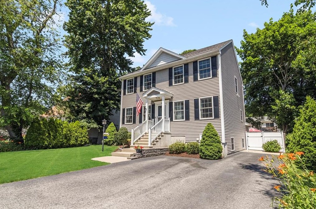 28 Seneca St, Cumberland, RI 02864