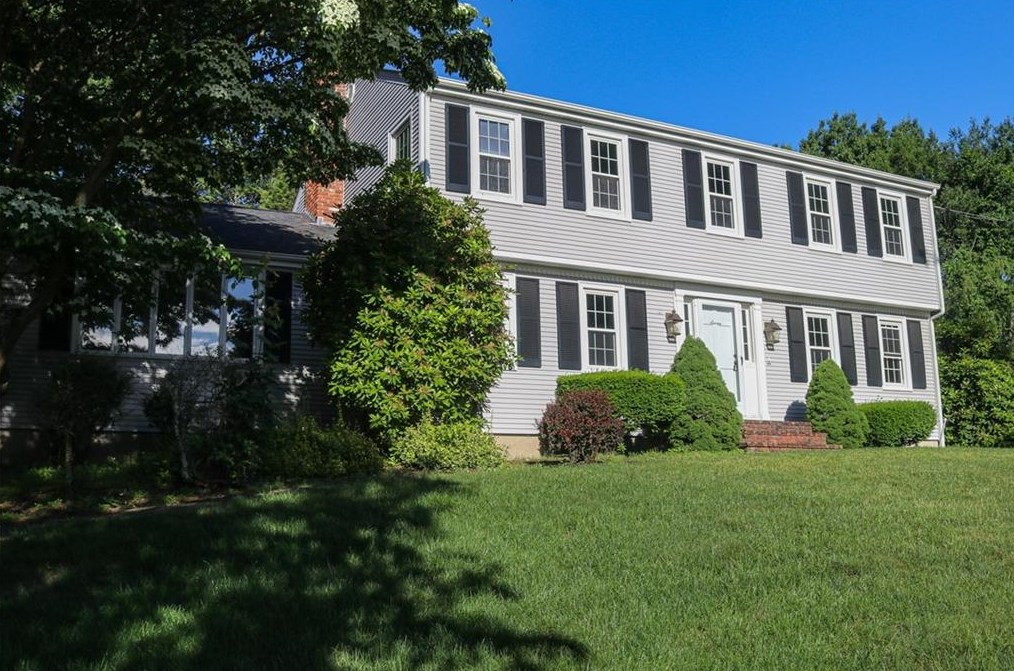 7 Pond View Dr, Cumberland, RI 02864