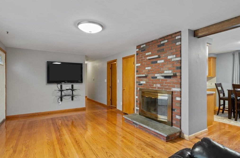 22 Owen Dr, Cumberland, RI 02864