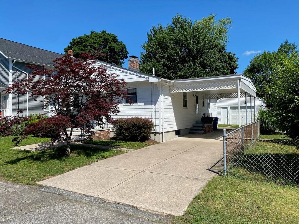 23 Case St, East Providence, RI 02916-1802