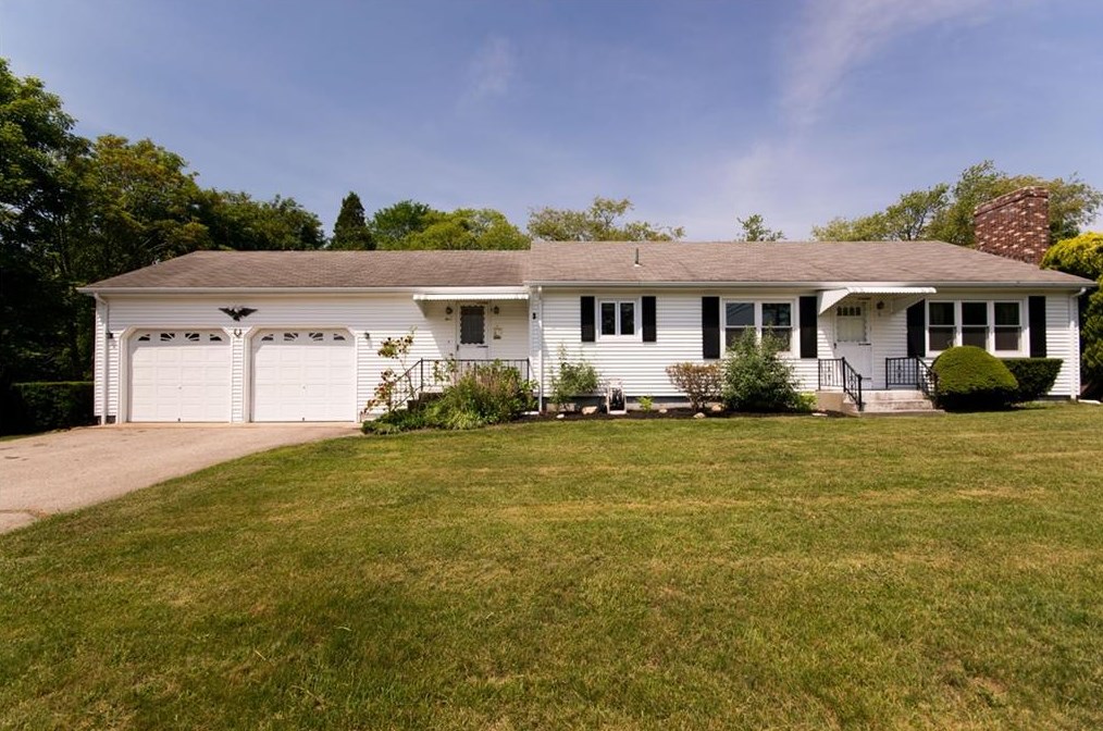 5 Roseland Dr, Tiverton, RI 02878