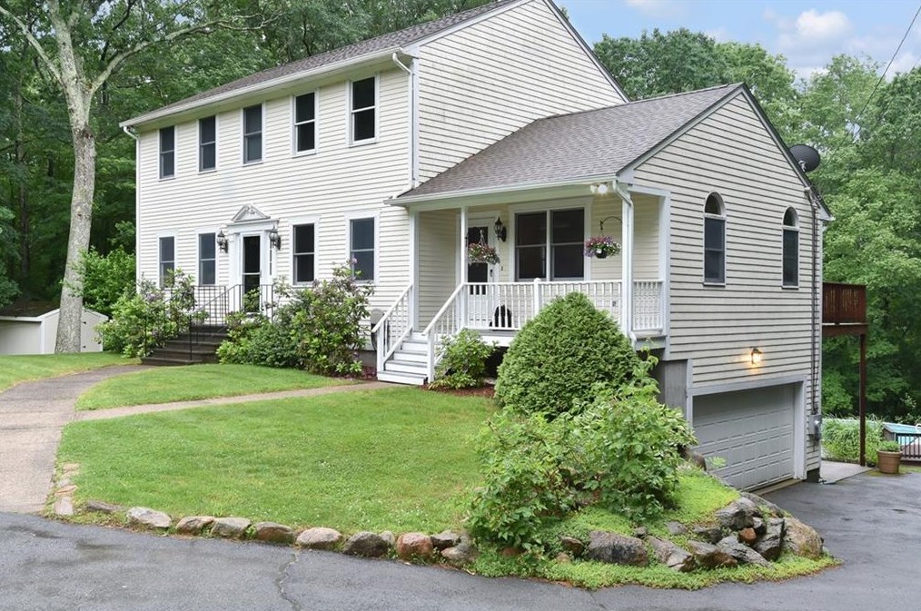 26 Vale Ct, West Greenwich, RI 02817