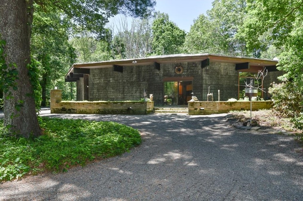 12 Potter Rd, Scituate, RI 02825-1255