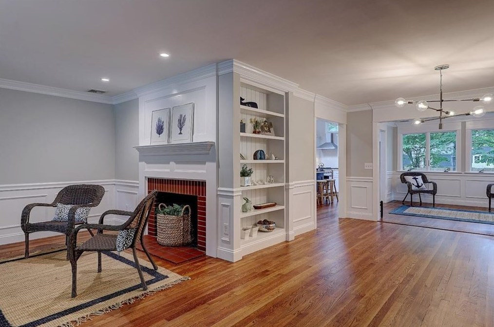12 Fireside Dr, Barrington RI  02806-3223 exterior