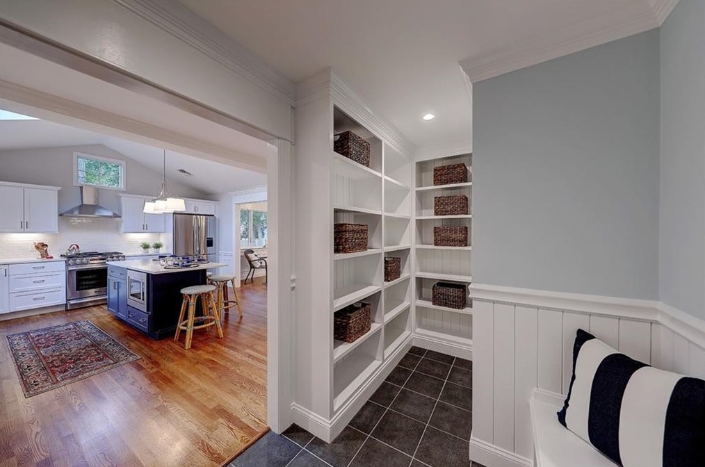 12 Fireside Dr, Barrington RI  02806-3223 exterior