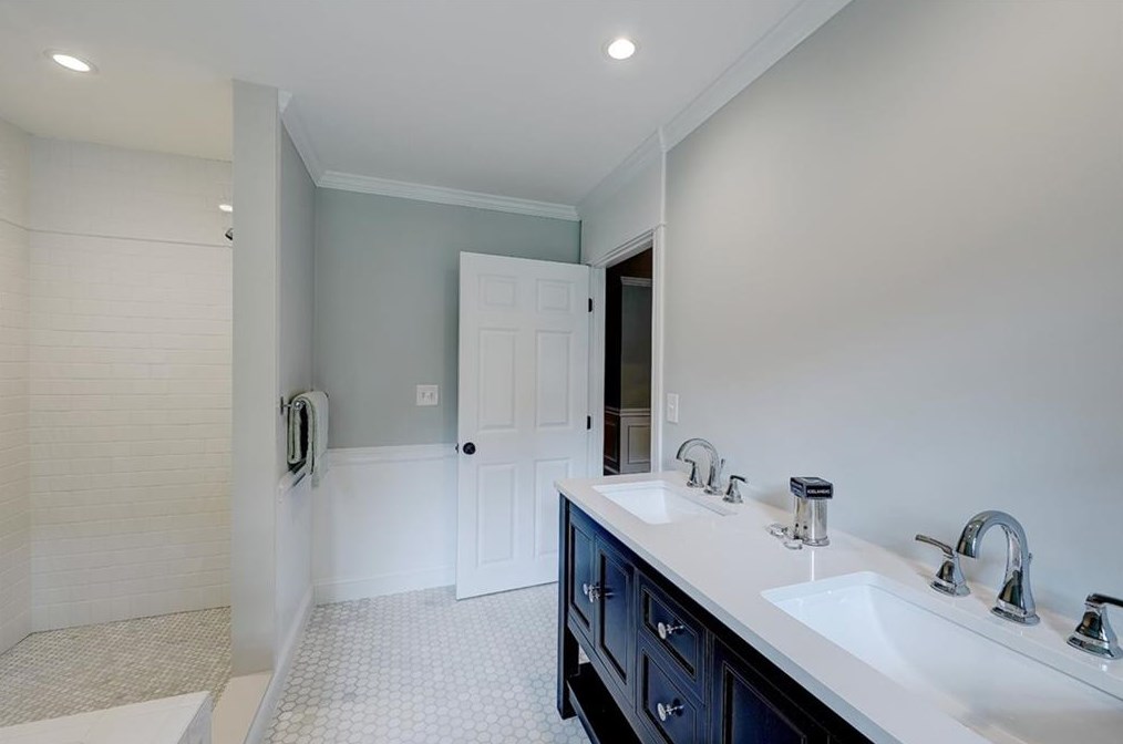 12 Fireside Dr, Barrington RI  02806-3223 exterior