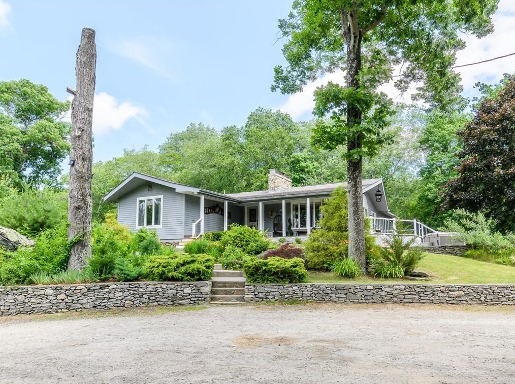 639 Putnam Pike, Glocester, RI 02814