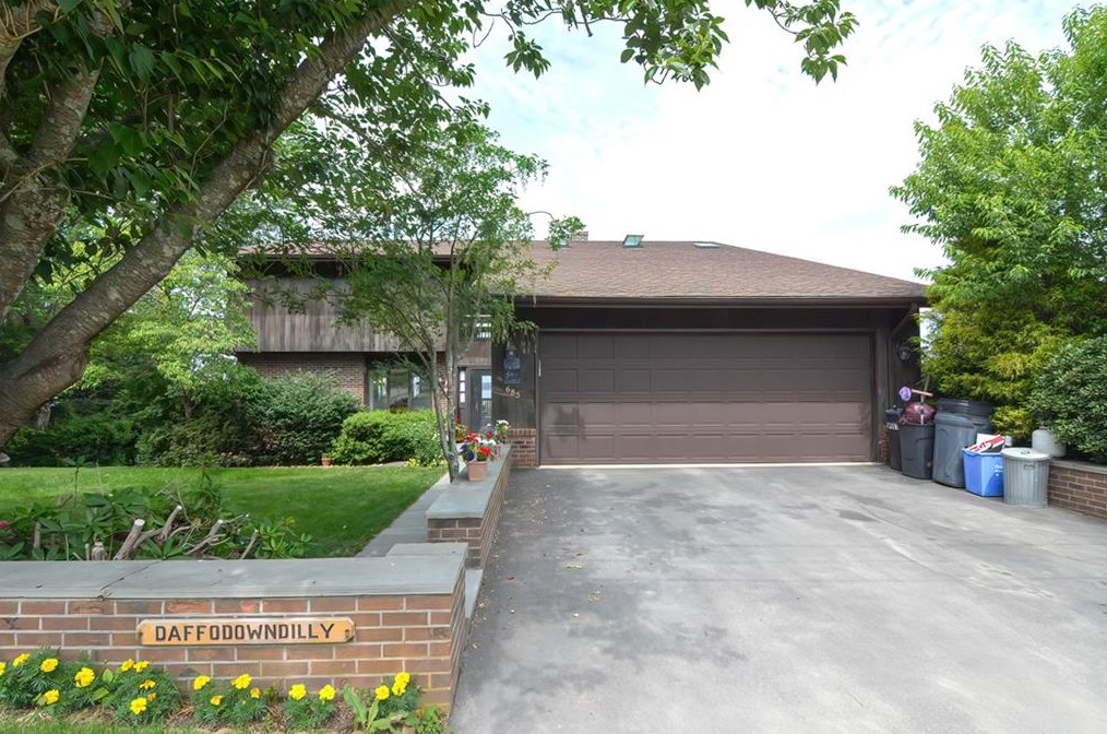 685 Old Colony Terrace, Tiverton, RI 02878