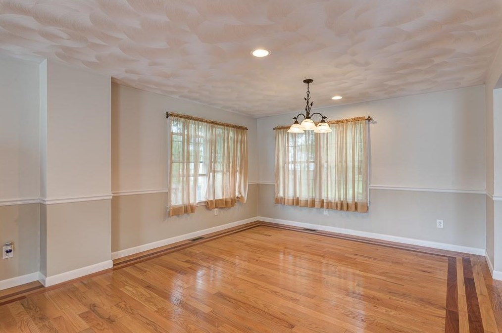 32 Cold Spring Dr, West Warwick RI  02893-3337 exterior