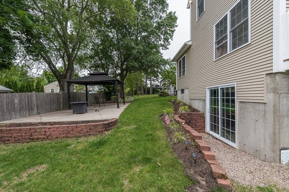 32 Cold Spring Dr, West Warwick RI  02893-3337 exterior