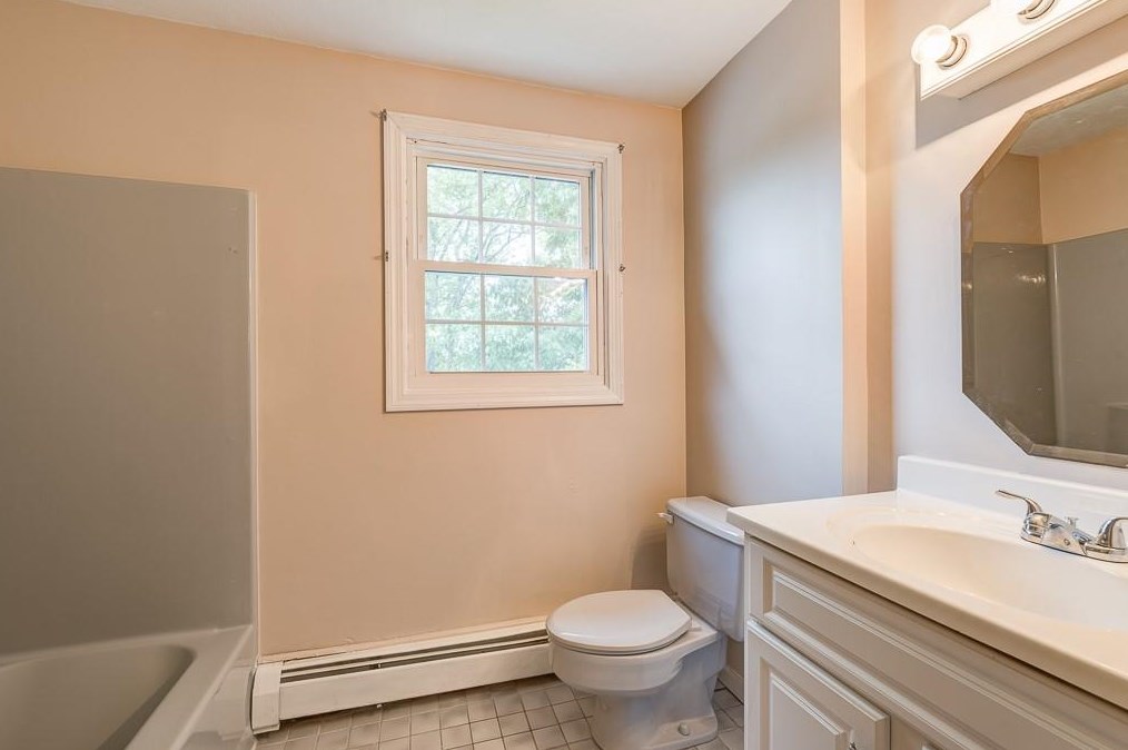 32 Cold Spring Dr, West Warwick RI  02893-3337 exterior