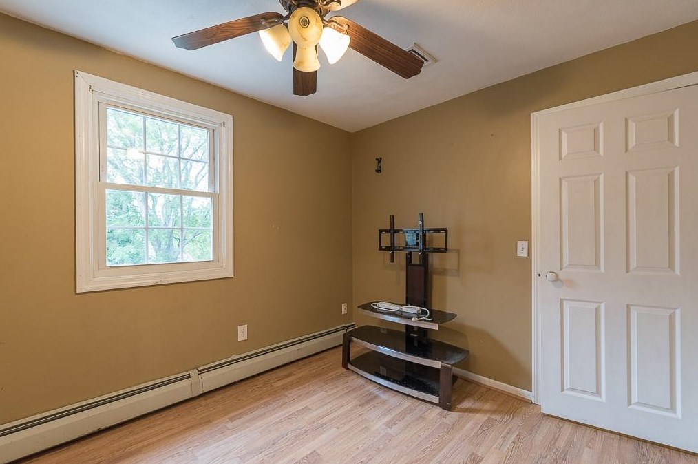 32 Cold Spring Dr, West Warwick RI  02893-3337 exterior