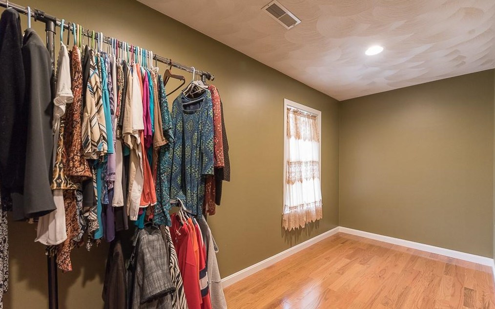 32 Cold Spring Dr, West Warwick RI  02893-3337 exterior