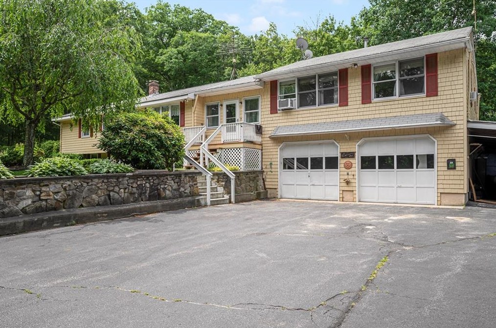 865 Snake Hill Rd, Burrillville, RI 02830