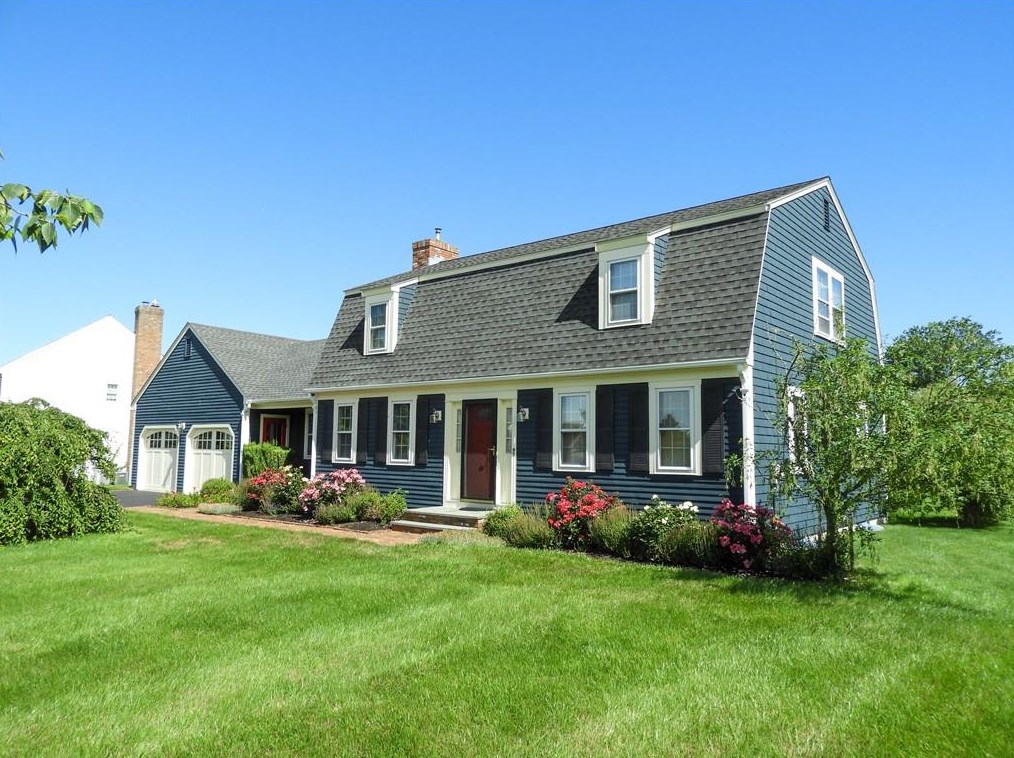 22 Wyndham Hill Rd, Middletown, RI 02842