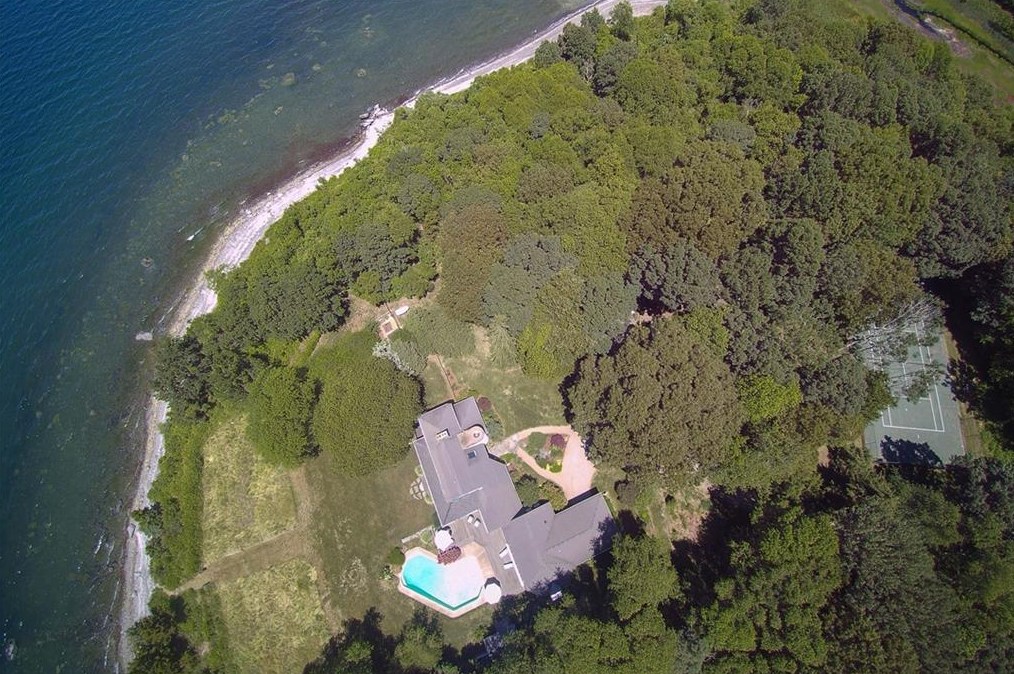 1163 N Main Rd, Jamestown, RI 02835