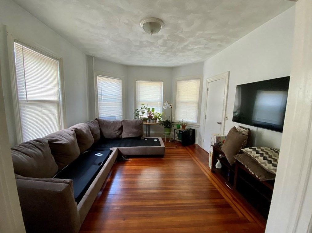 124 Wyndham Ave, Providence, RI 02908