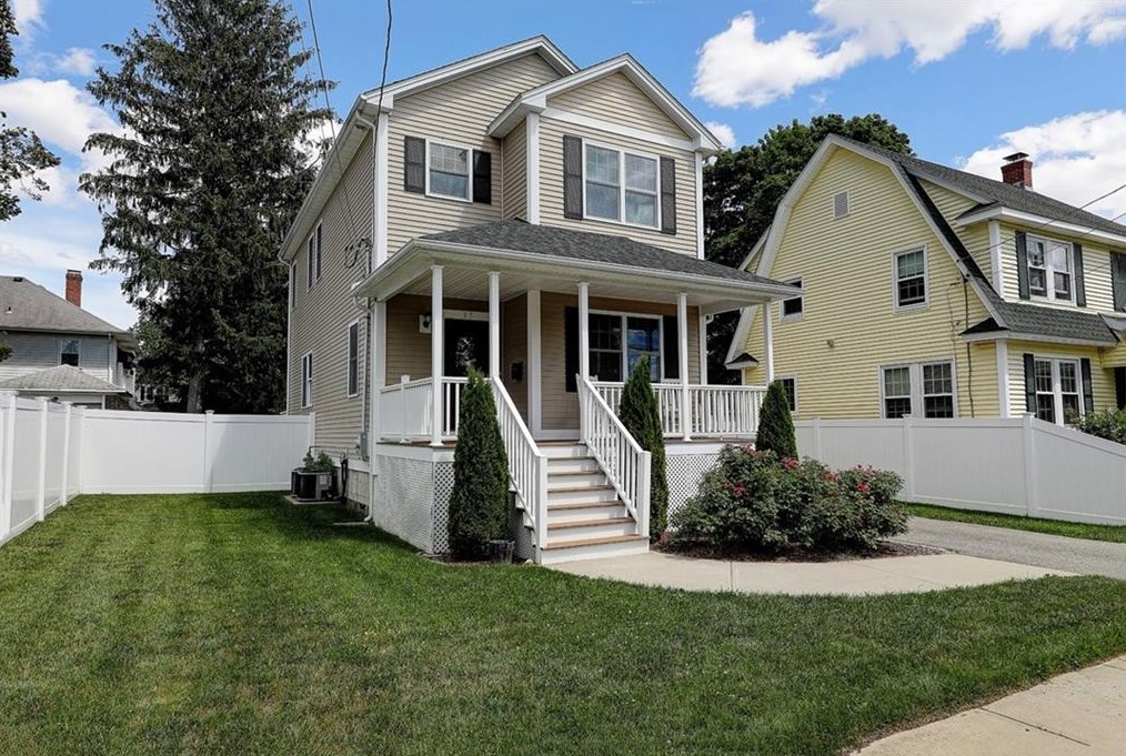 35 Wellesley Ave, Providence, RI 02911