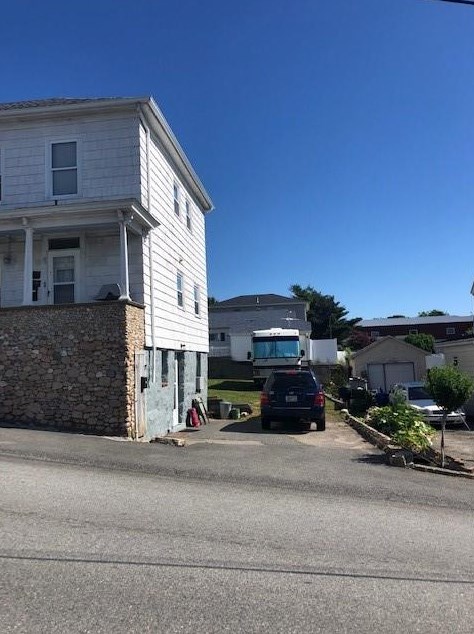 64 Walnut St, Tiverton, RI 02878