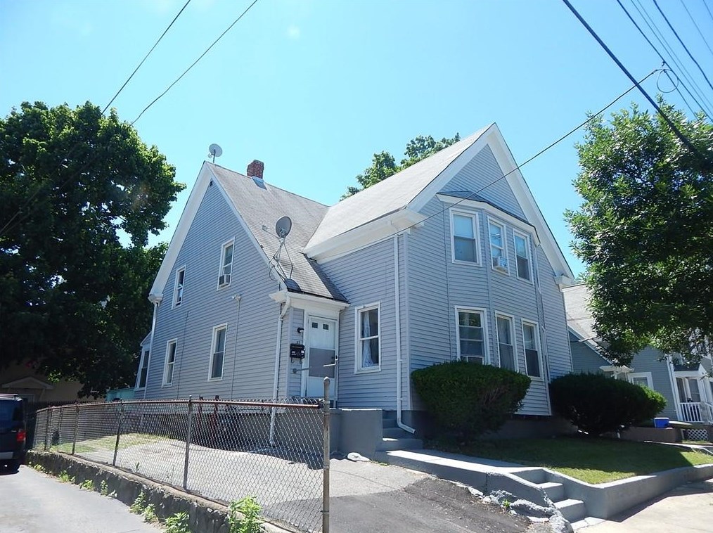 92 Bain St, Cranston RI  02920-7529 exterior